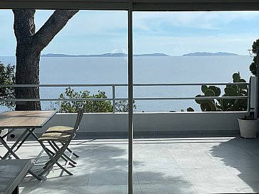 Ferienhaus in Cavalaire sur Mer - Super Blick von der gr. Terrasse über das Meer