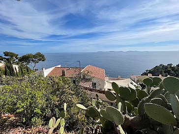 Ferienhaus in Cavalaire sur Mer - Kleines Ferienhaus hoch über dem Meer