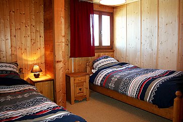 Ferienwohnung in Blatten-Belalp - Weiteres Schlafzimmer mit Einzelbetten