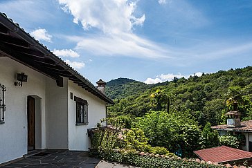 Ferienhaus in Curio - Blick von der Hofeinfahrt