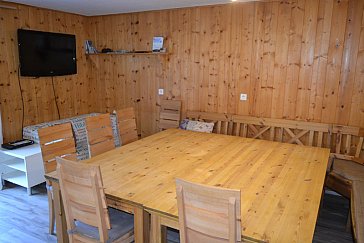 Ferienwohnung in St. Gallenkirch - Essplatz mit TV
