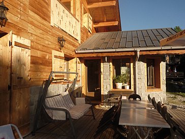 Ferienhaus in Châtel - Sonnenterrasse am Abend